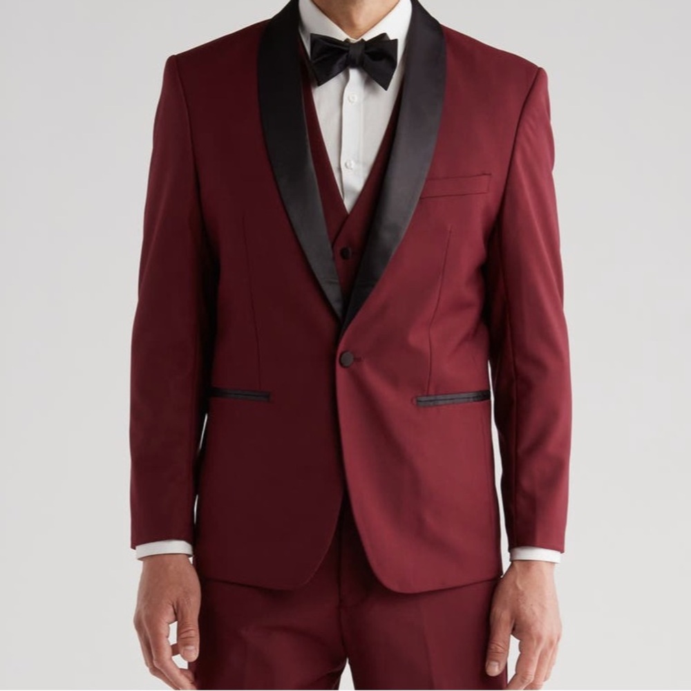Berragamo Elegant Burgundy Blazer‎ with Black Satin Accents C40